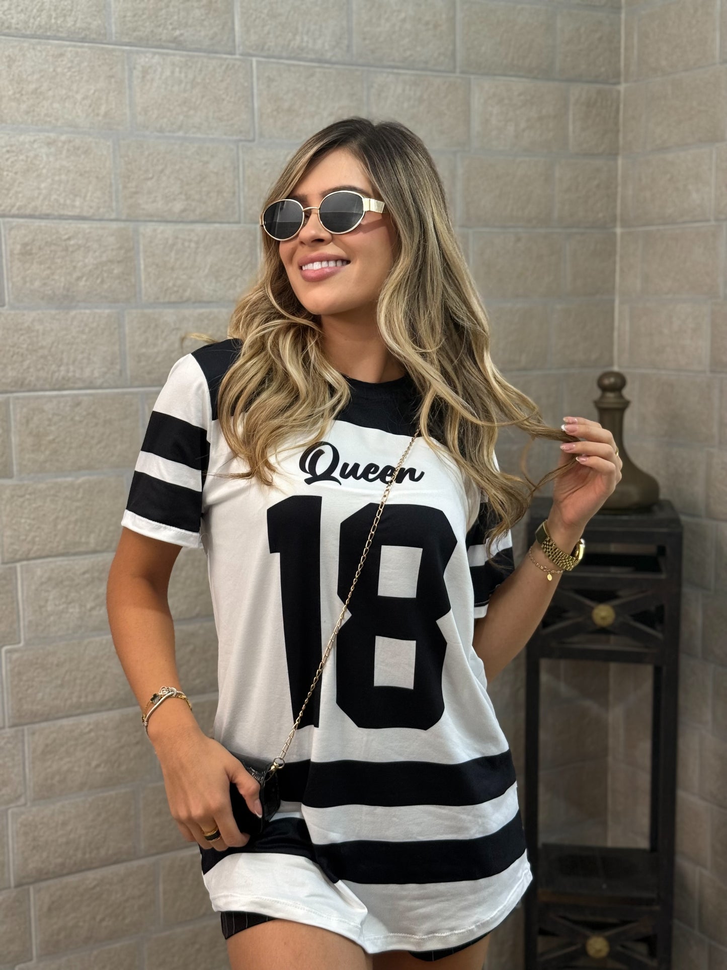 CAMISETA OVERSIZE TIPO AMERICANO