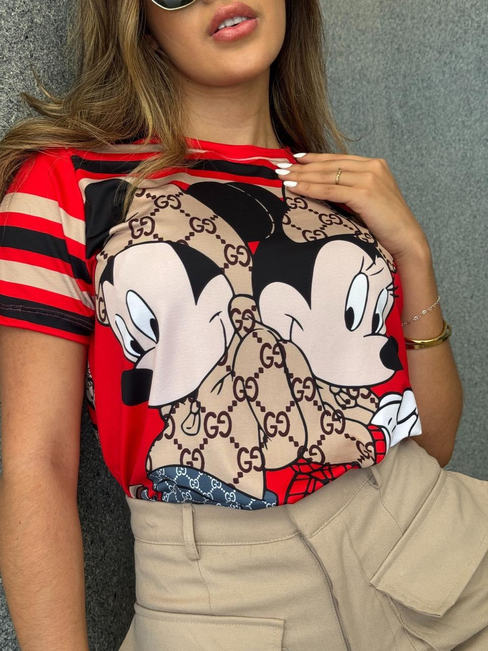 CAMISETA OVERSIZE ROJA DE MINNIE MOUSE