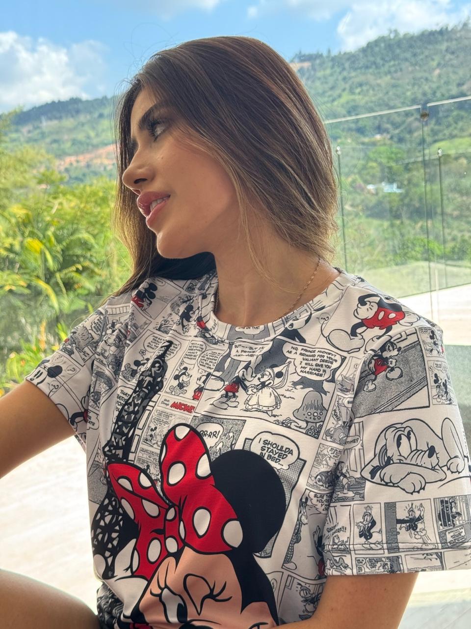CAMISETA OVERSIZE DE MINNIE MOUSE