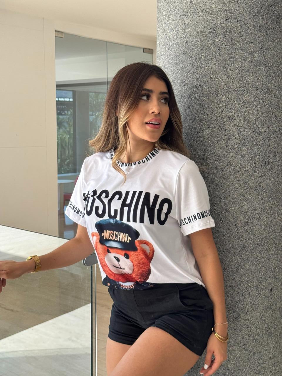 CAMISETA OVERSIZE BLANCA DE MOSHINO